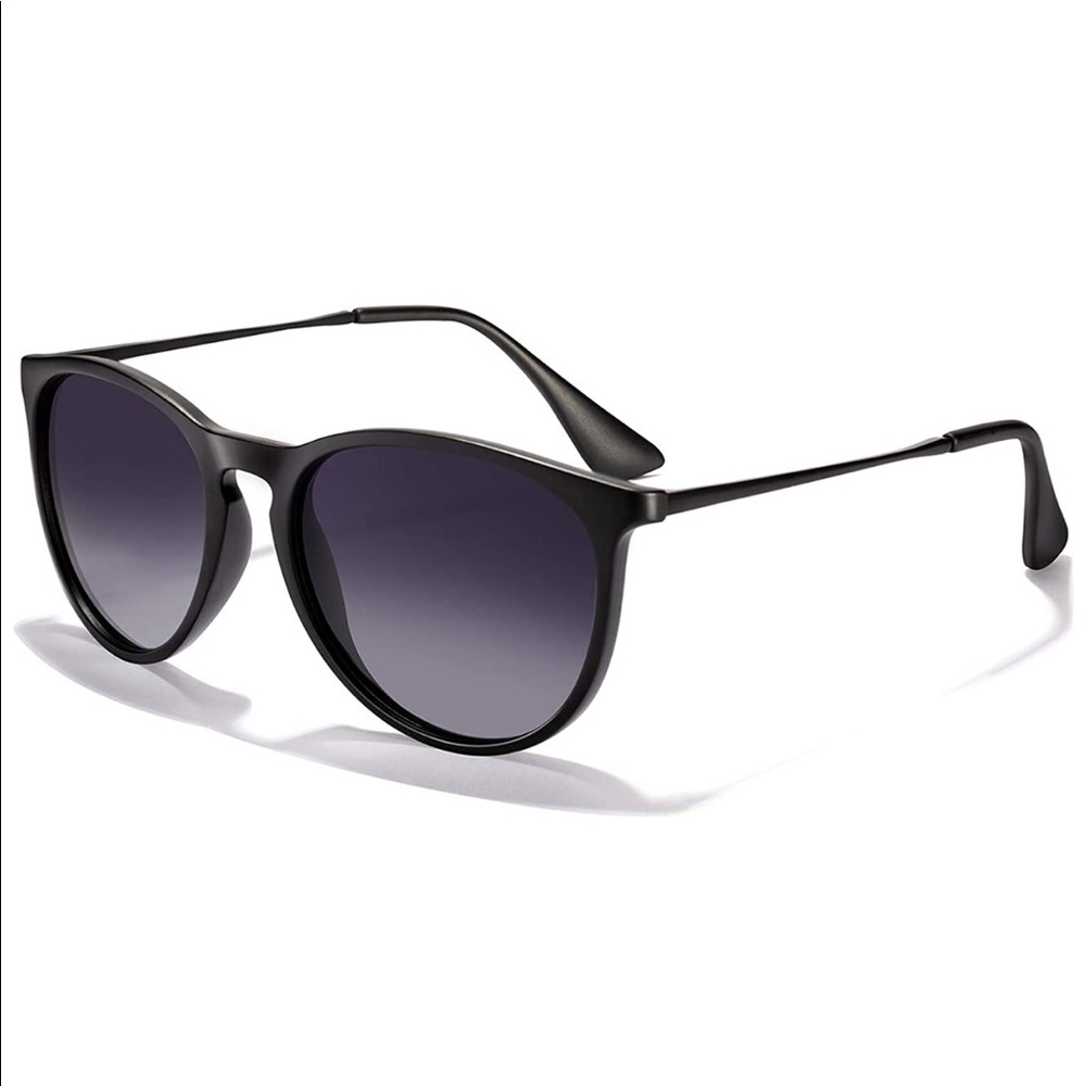 Polarized Women’s Black Sunglasses